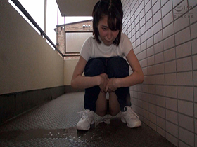 どこでもおしっこ！素人娘の大放尿30人 スロー再生でじっくり鑑賞できるマニア向け映像7　サンプル画像18